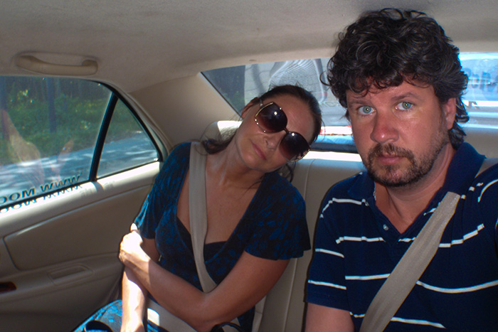 Tina och Pelle i taxi